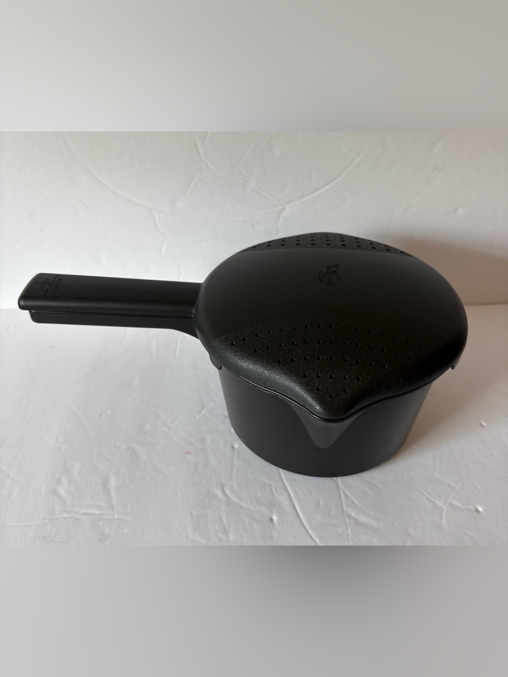 The Pampered Chef Micro Cooker 4 Cups Steamer